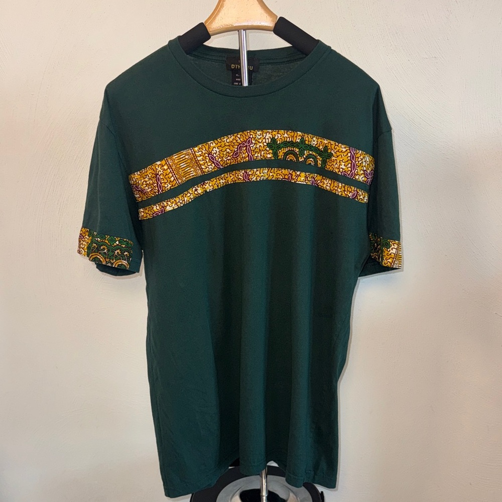 D’Iyanu Men's Dark Green Short Sleeve Tee with Gold Pattern Trim